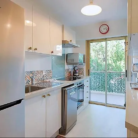 Le Cardiff Avec Grand Balcon, Piscine Et Parking, Un Fabuleux Familial En Basse Californie * Cannes