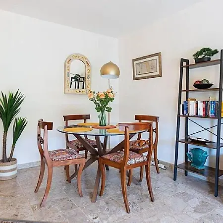 Le Cardiff Avec Grand Balcon, Piscine Et Parking, Un Fabuleux Familial En Basse Californie Cannes